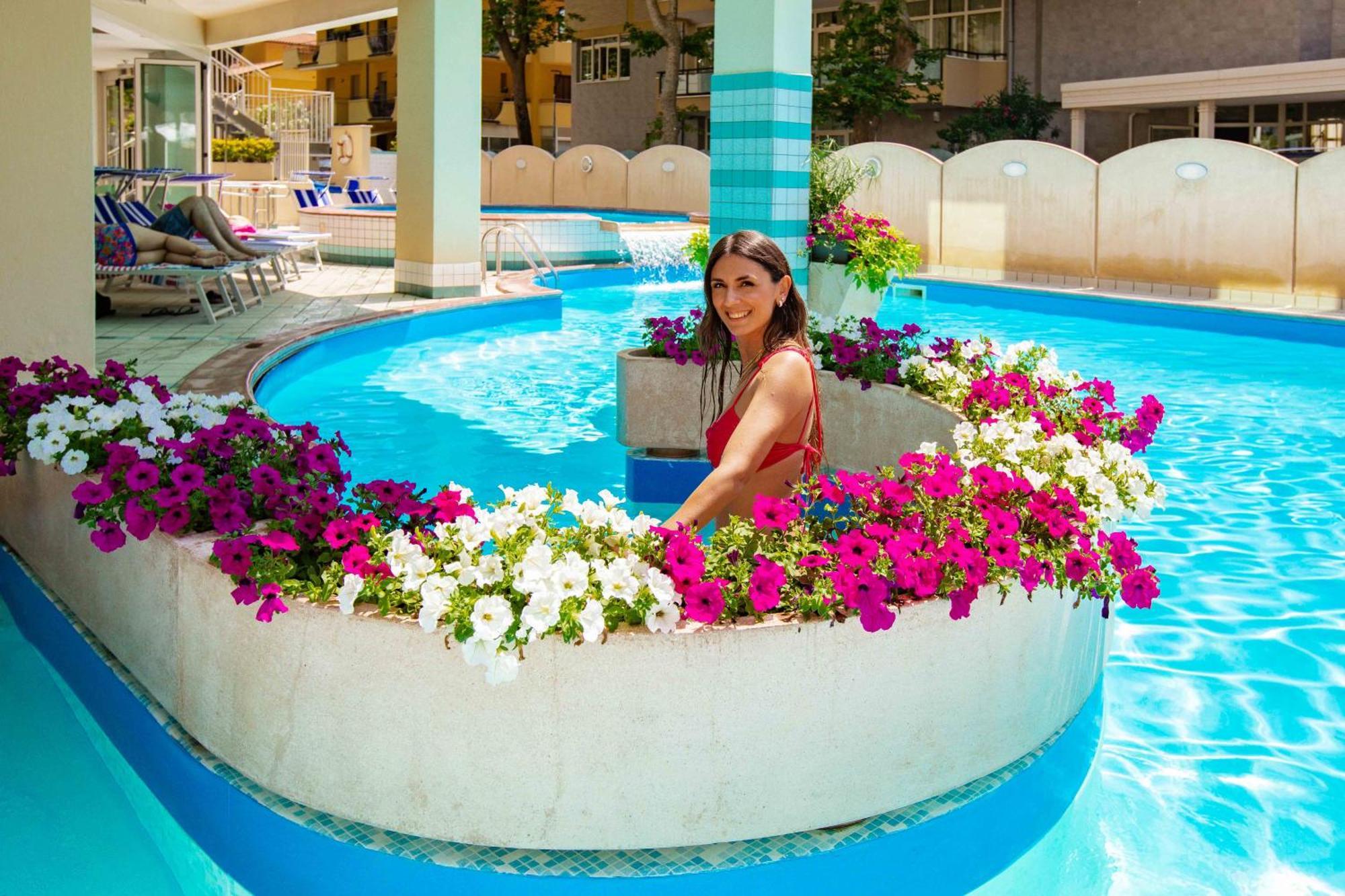 Michelangelo Cesenatico Hotel Bagian luar foto