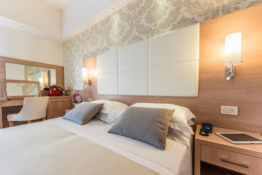 Michelangelo Cesenatico Hotel Bagian luar foto