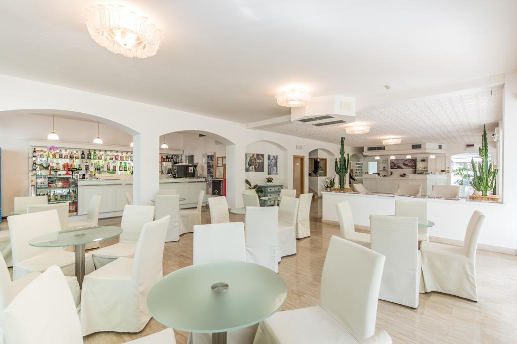 Michelangelo Cesenatico Hotel Bagian luar foto