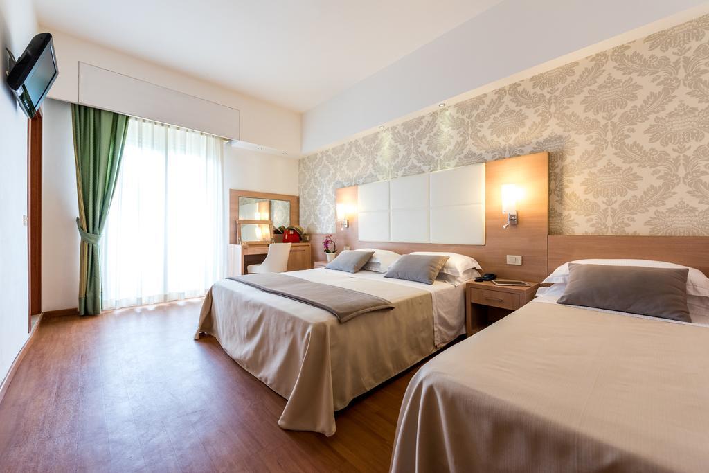 Michelangelo Cesenatico Hotel Bagian luar foto