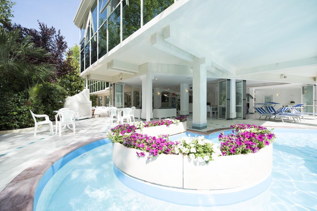 Michelangelo Cesenatico Hotel Bagian luar foto