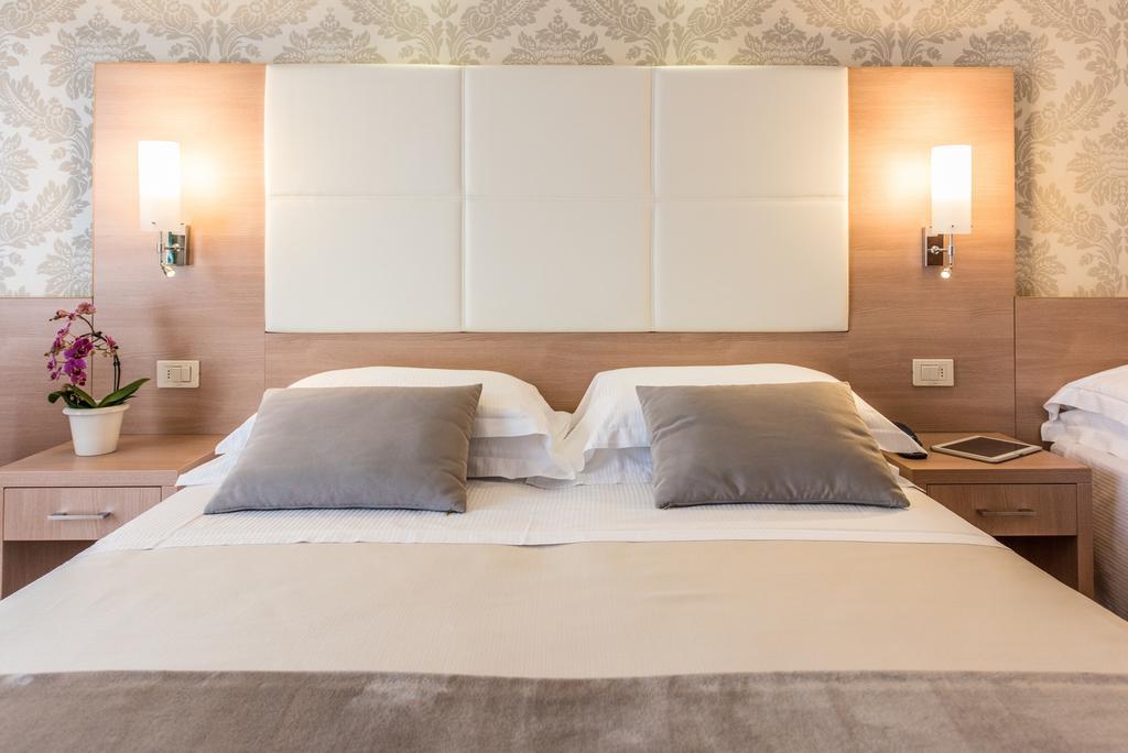Michelangelo Cesenatico Hotel Bagian luar foto