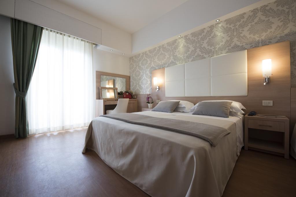 Michelangelo Cesenatico Hotel Bagian luar foto