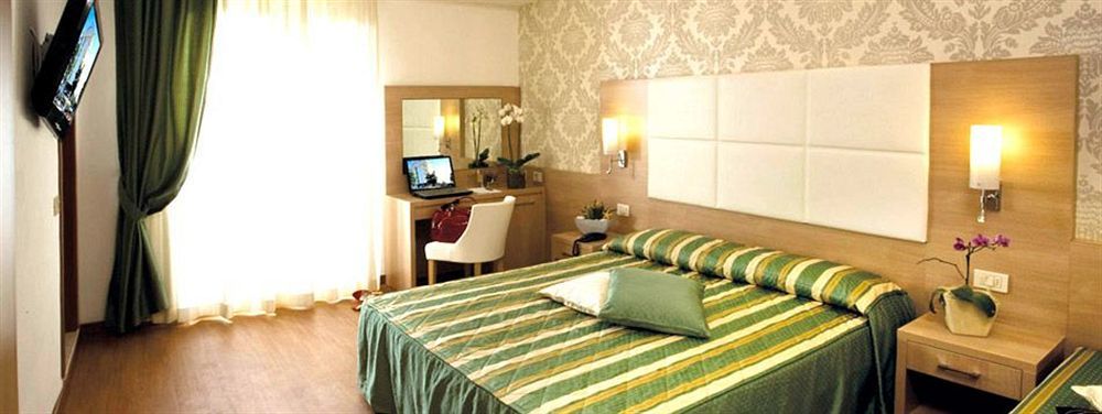 Michelangelo Cesenatico Hotel Bagian luar foto
