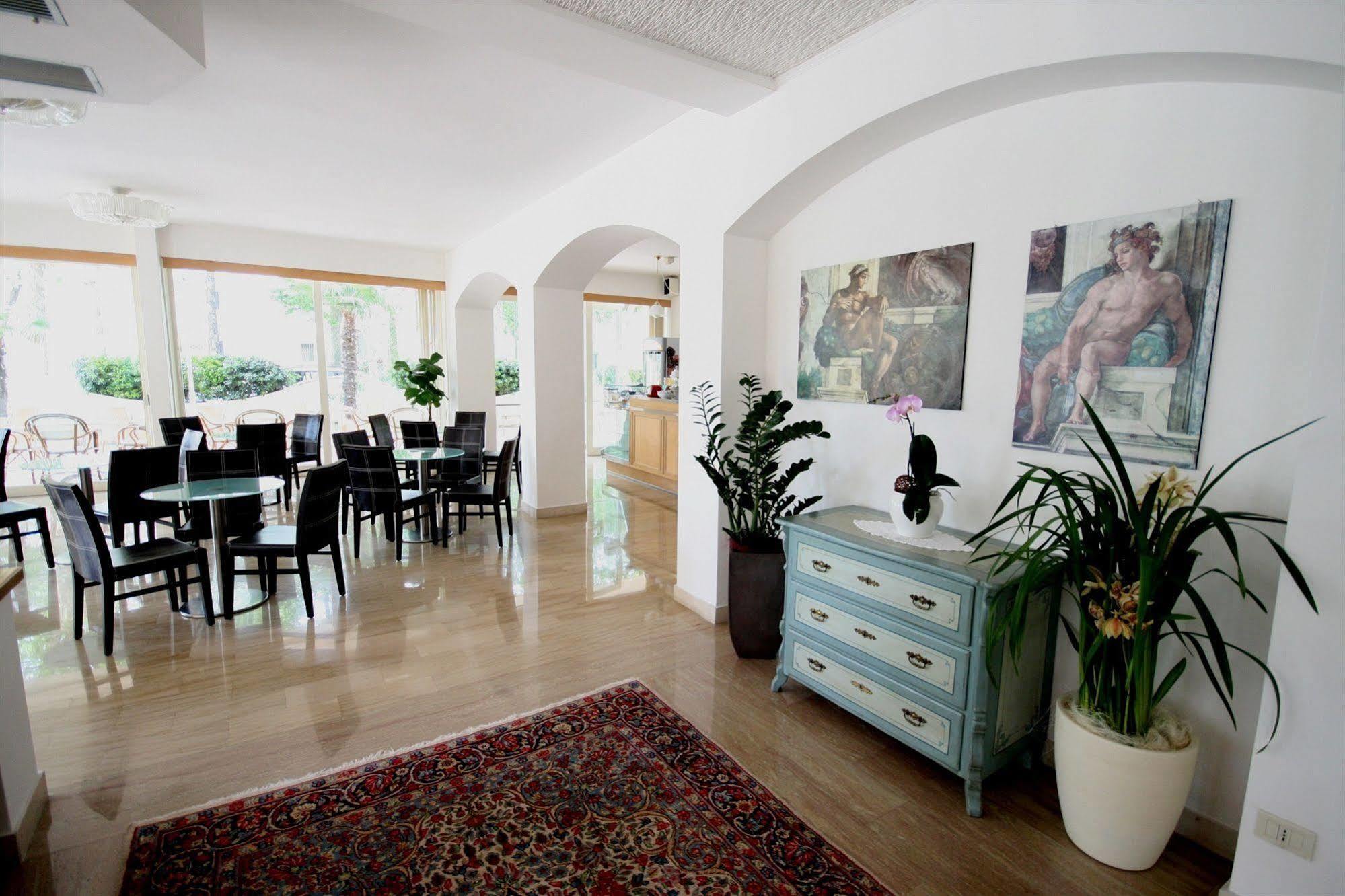 Michelangelo Cesenatico Hotel Bagian luar foto